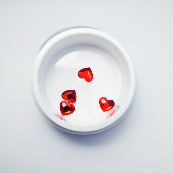 Heart Flat 6 mm Light Siam – 4 sztuki – Kryształy Swarovskiego
